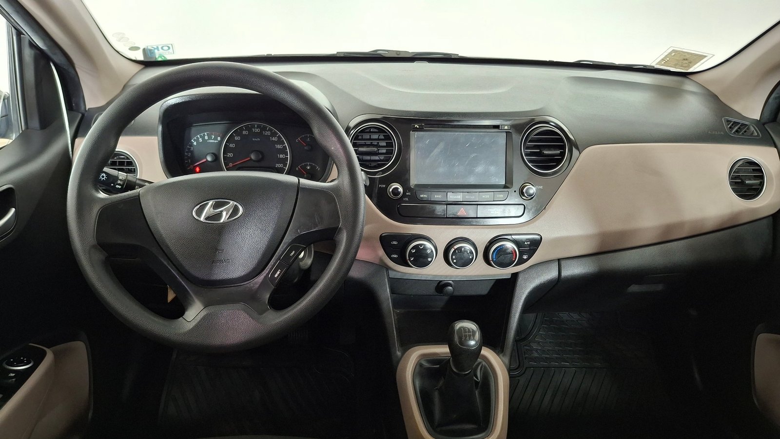 Hyundai Grand I10 2017 - Imagen 8 de 17