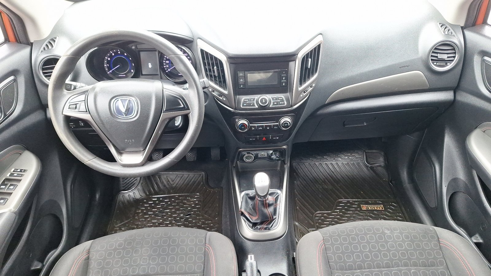 Changan CS15 2018 - Imagen 6 de 14