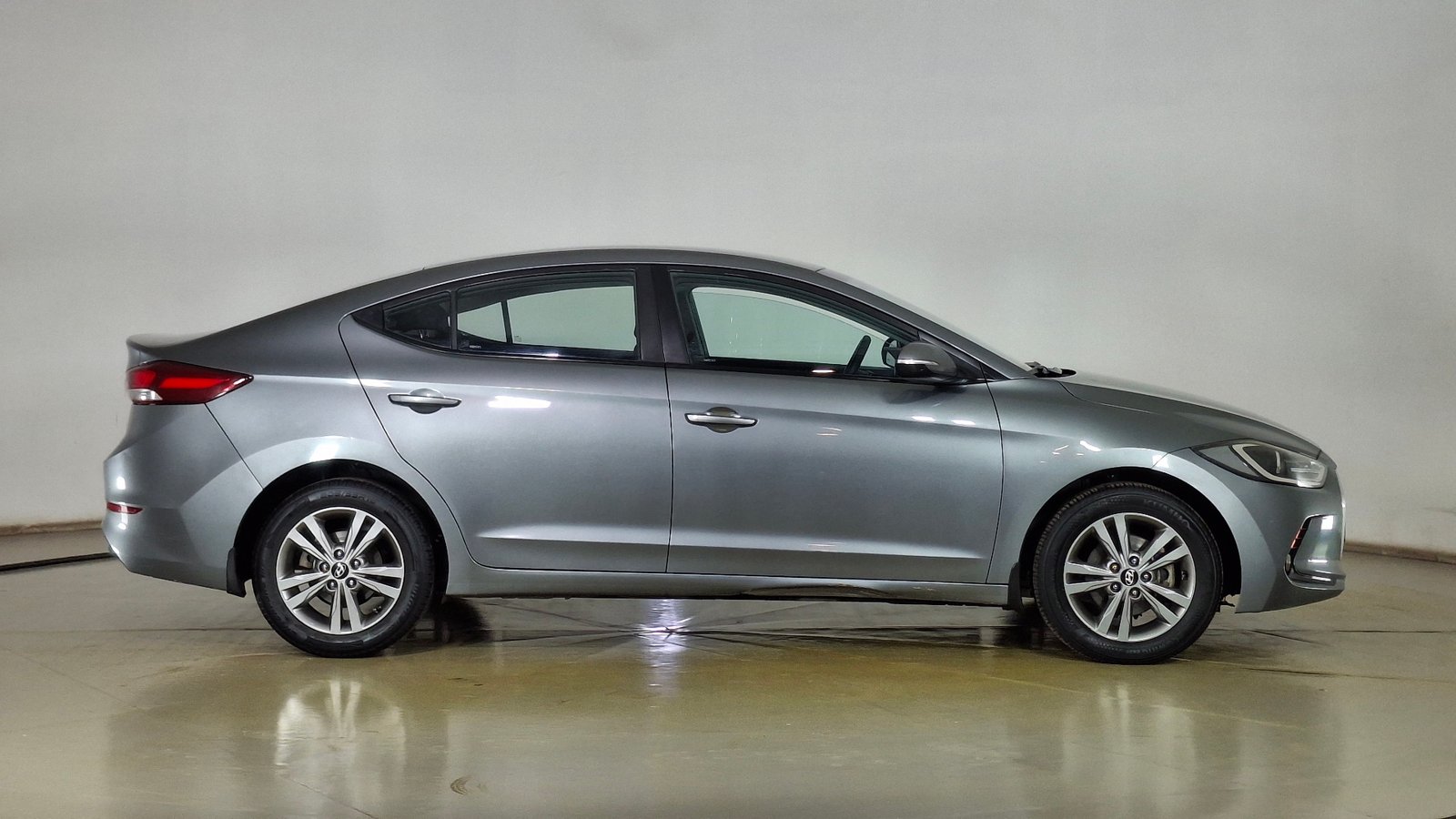 Hyundai Elantra 2016 - Foto 4 de 15