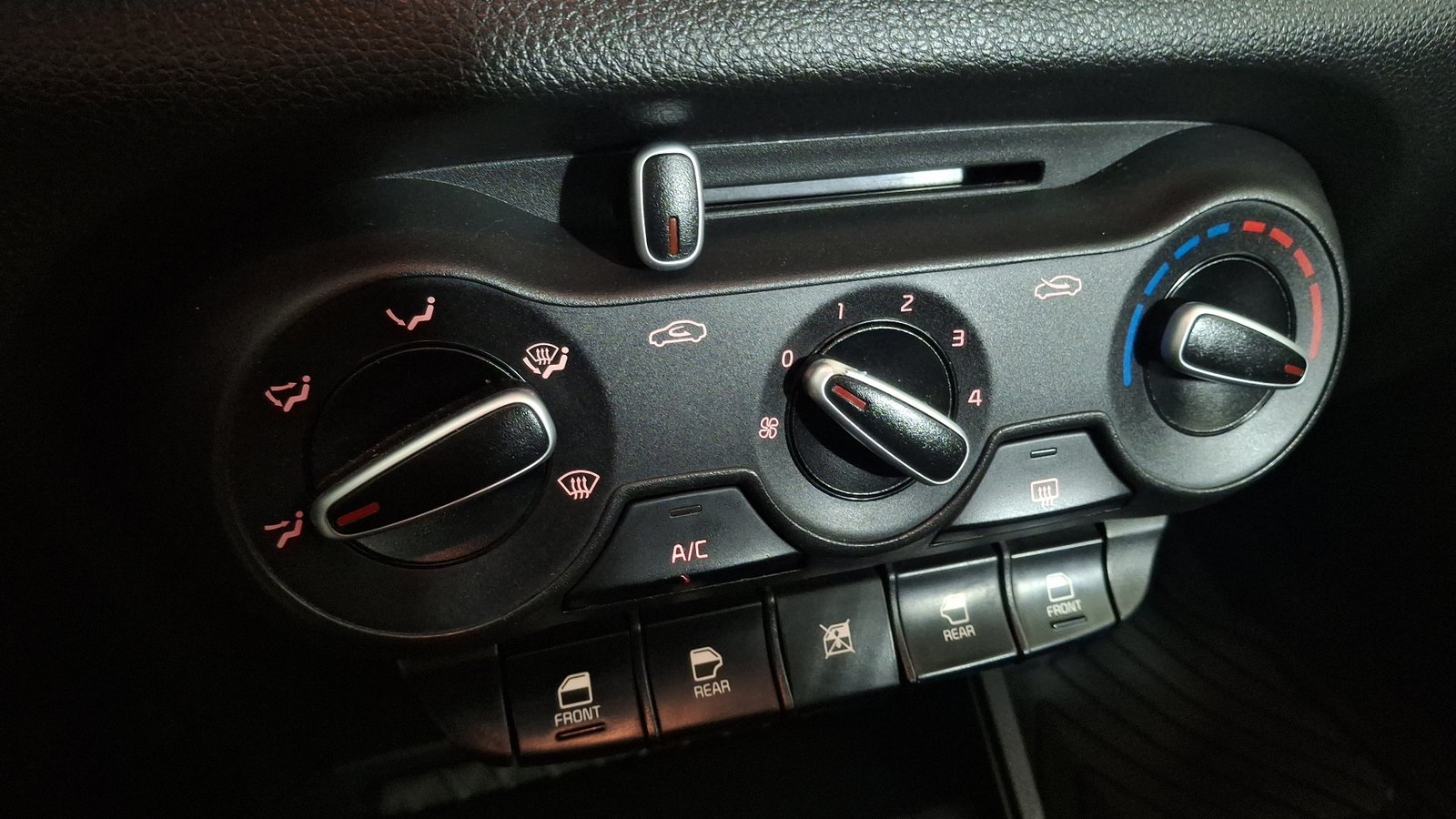 Kia Soluto 2019 - Imagen 15 de 16