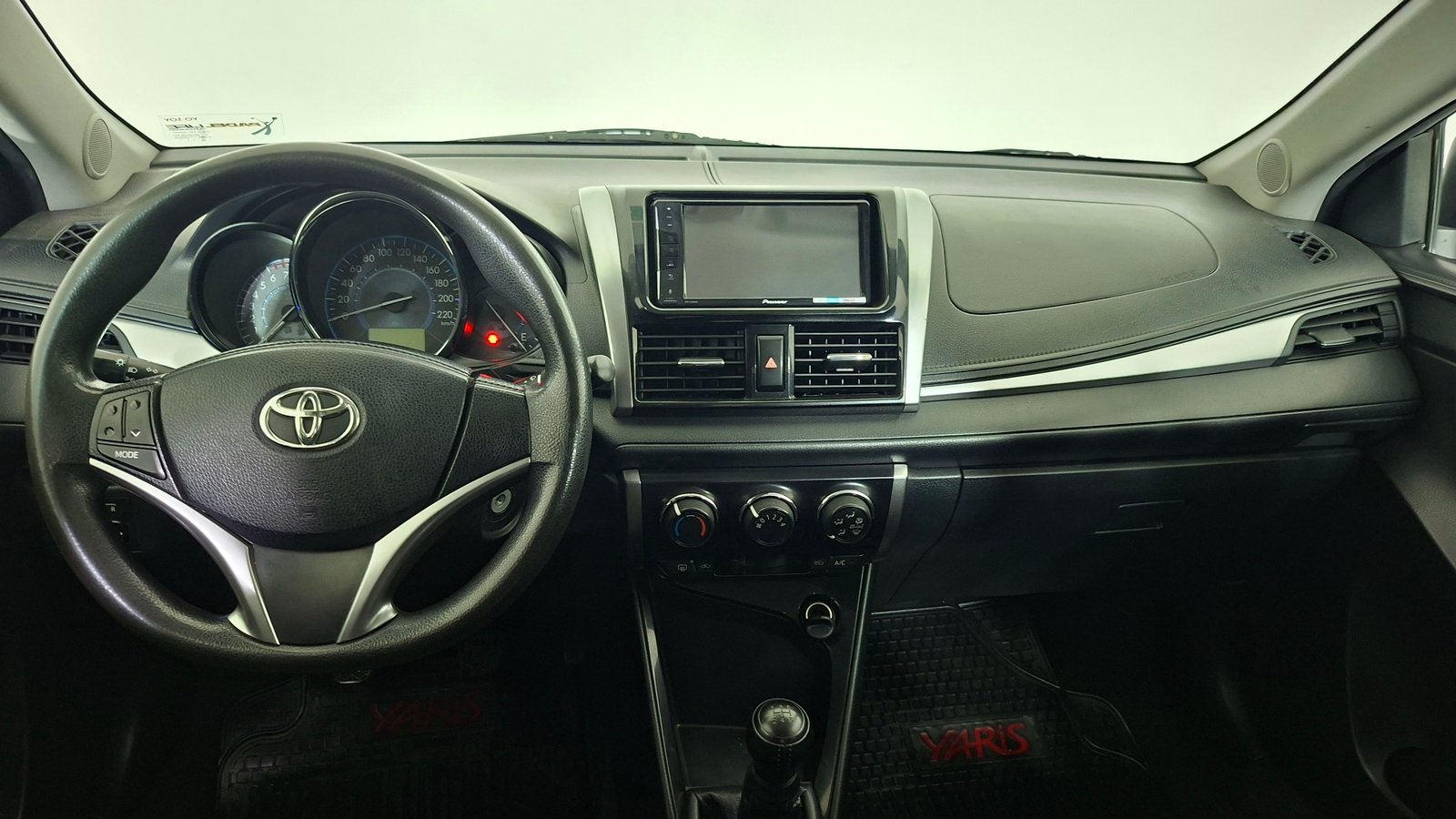 Toyota Yaris 2017 - Imagen 8 de 17