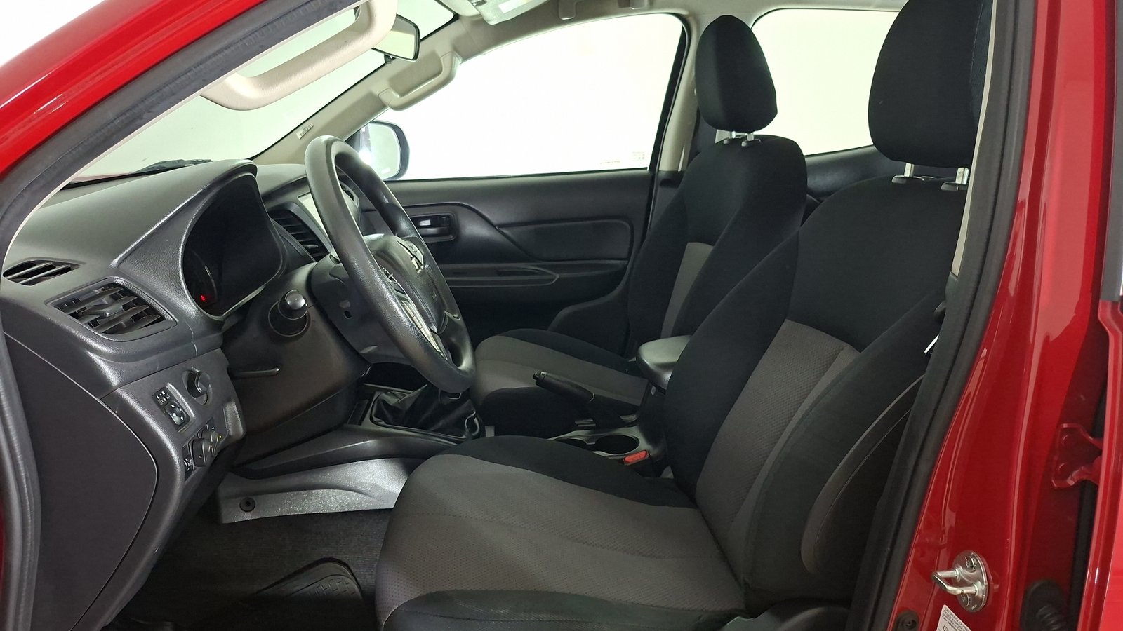 Mitsubishi L200 2024 - Imagen 13 de 16