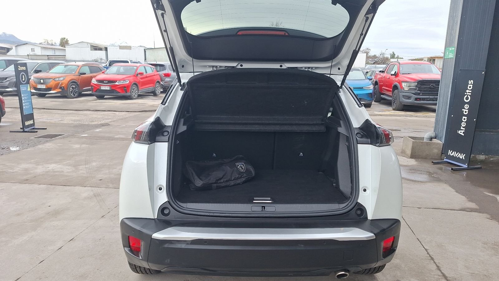 Peugeot 2008 2022 - Imagen 4 de 15