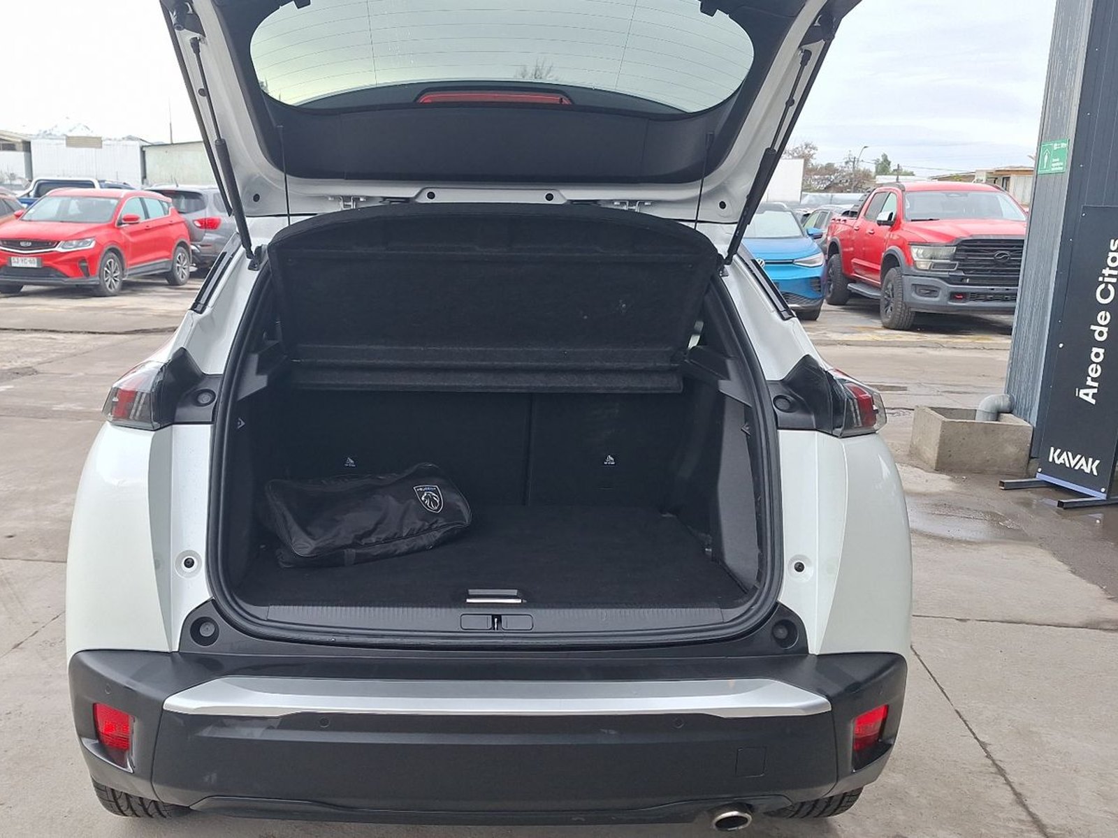 Peugeot 2008 2022 - Foto 4 de 15