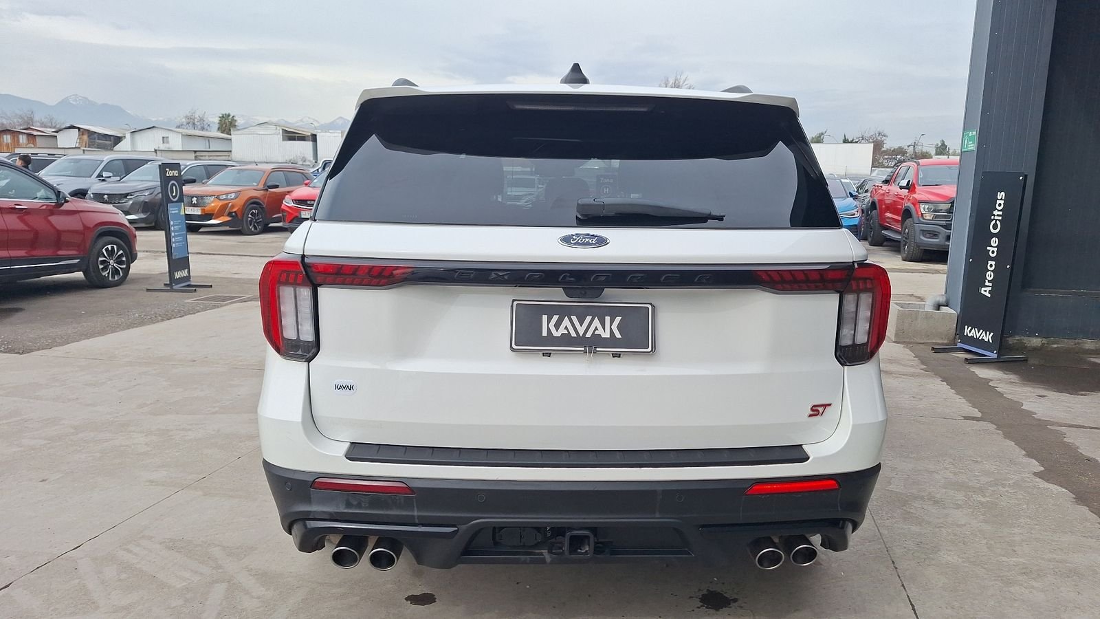 Ford Explorer 2025 - Imagen 3 de 17