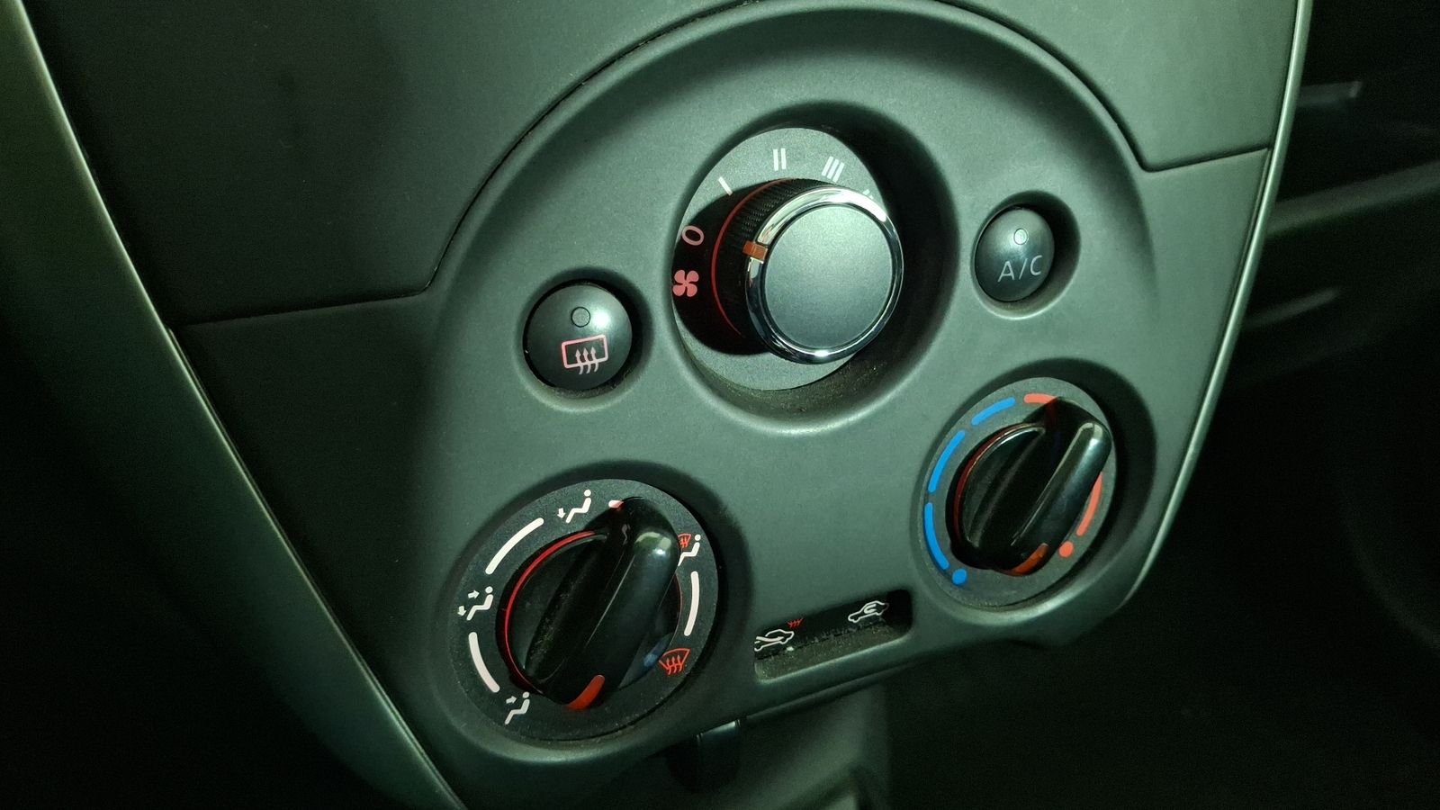 Nissan Versa 2018 - Imagen 15 de 16