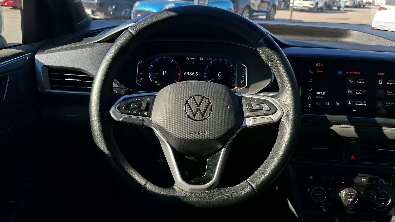 Volkswagen Taos 2023 - Imagen 8 de 16
