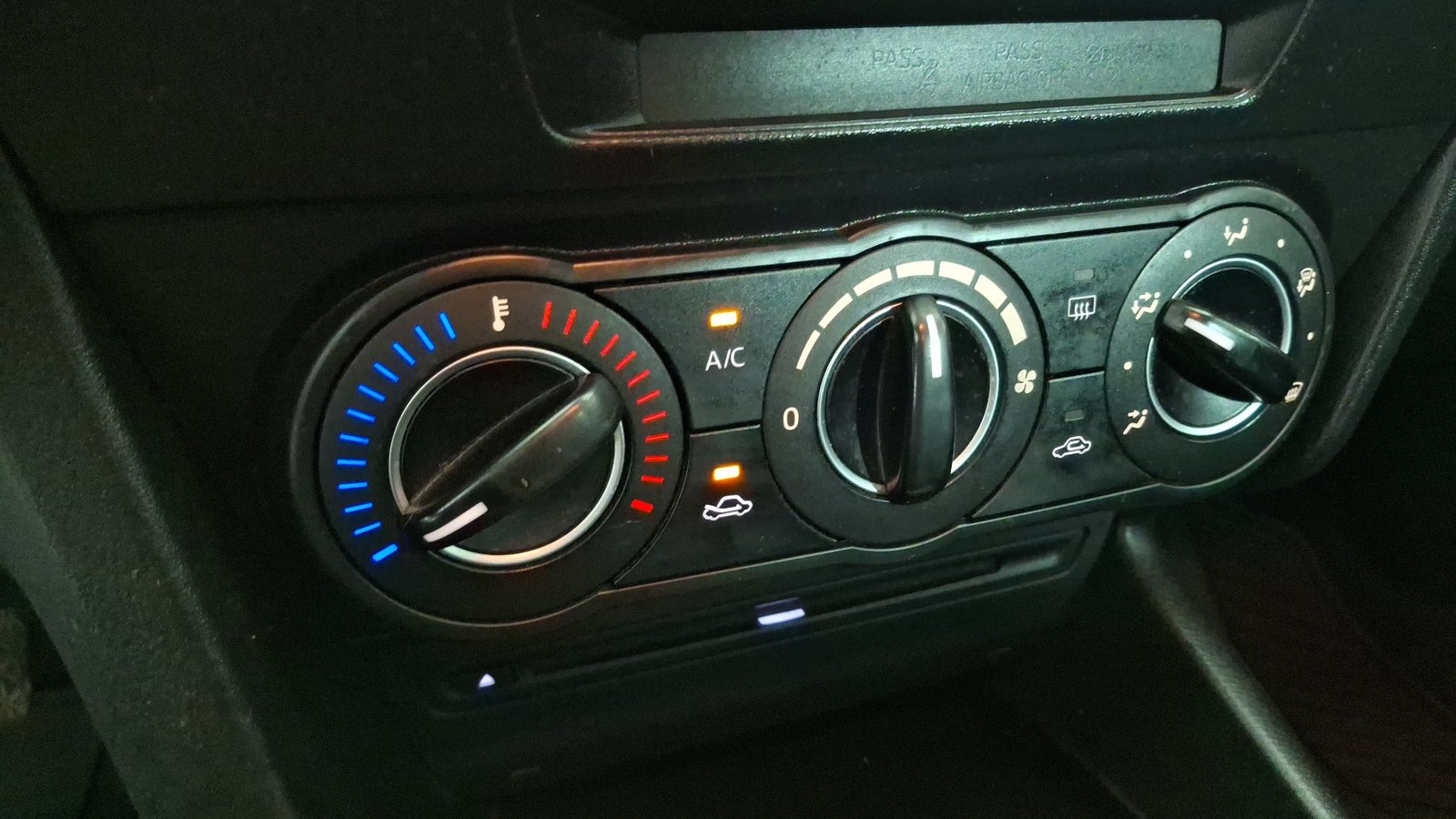 Mazda Mazda 3 2017 - Imagen 15 de 16