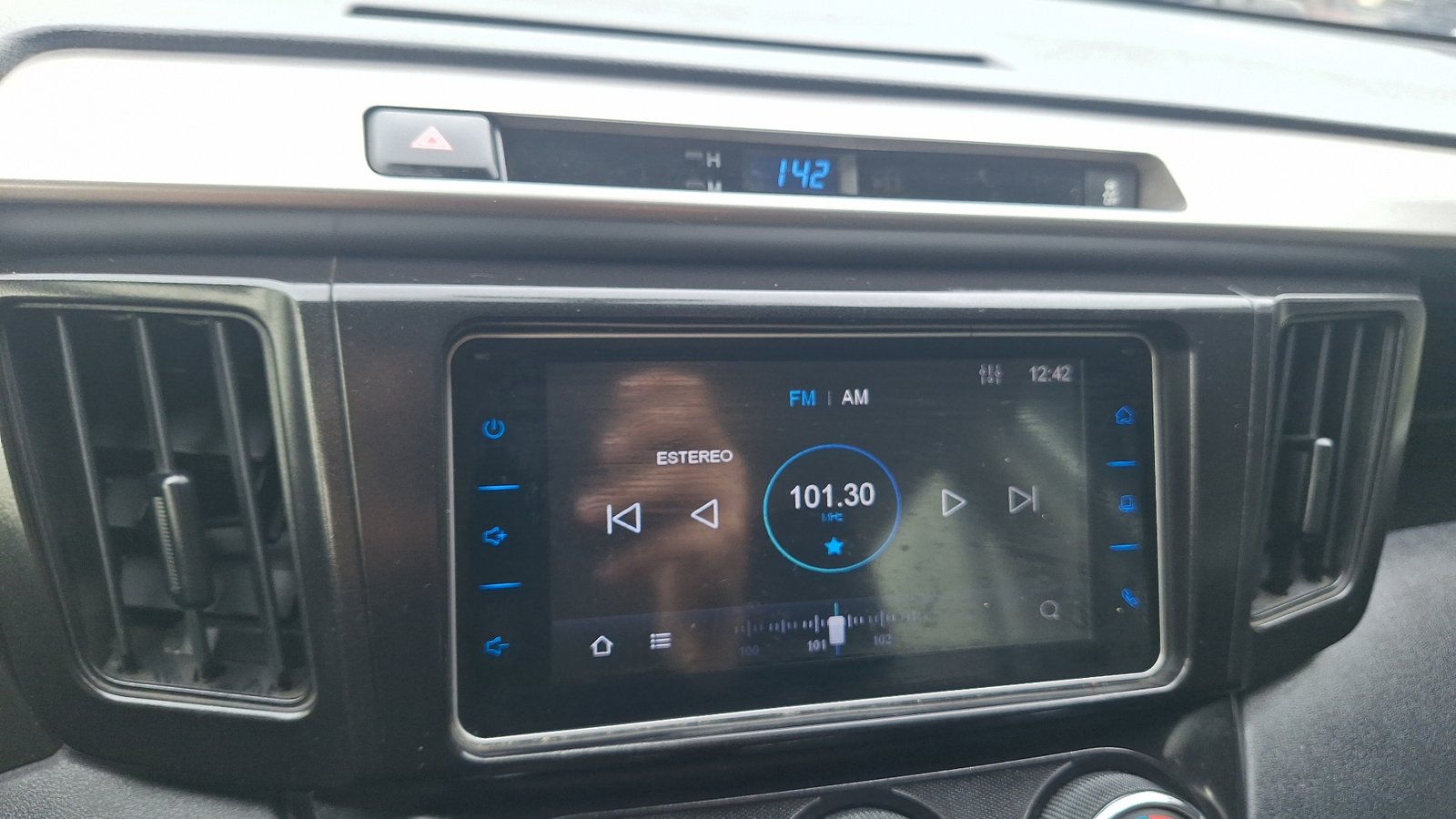 Toyota RAV4 2018 - Imagen 10 de 15