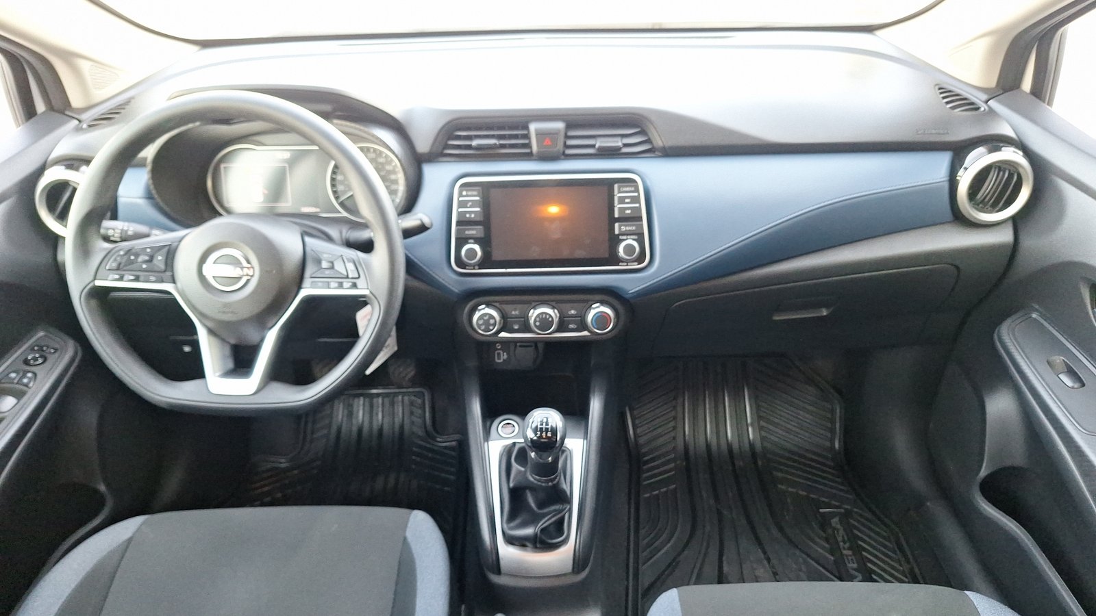 Nissan Versa 2025 - Imagen 6 de 15