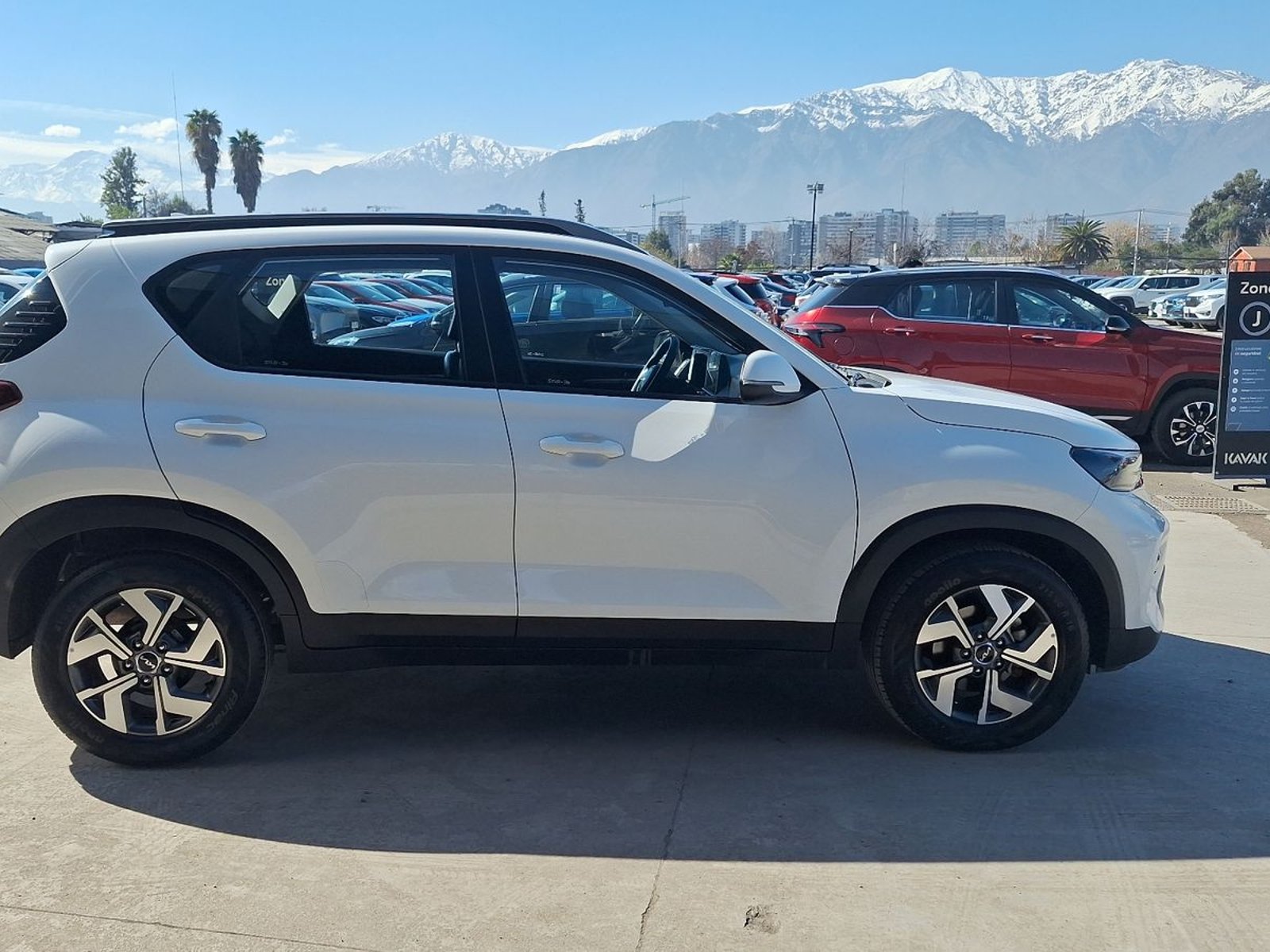 Kia Sonet 2023 - Foto 5 de 15