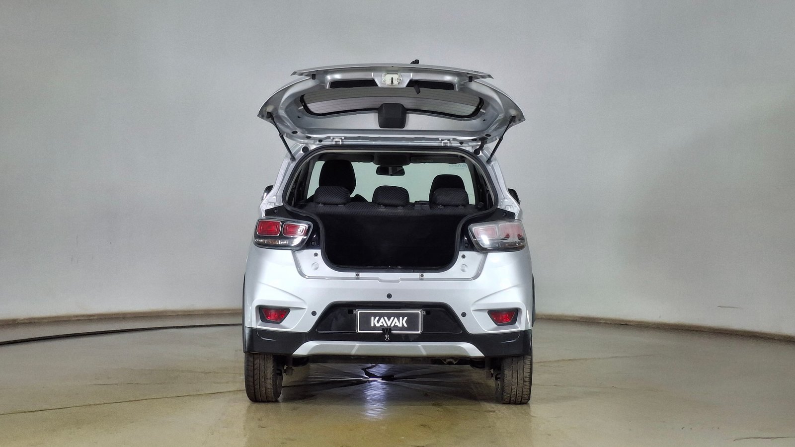 Mahindra Kuv 100 2020 - Imagen 6 de 14