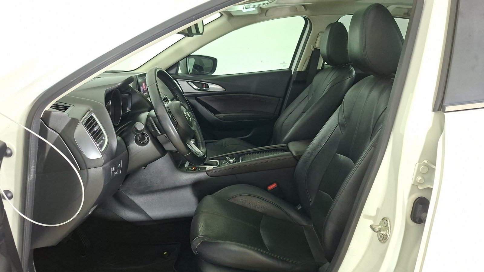 Mazda Mazda 3 2018 - Imagen 15 de 18