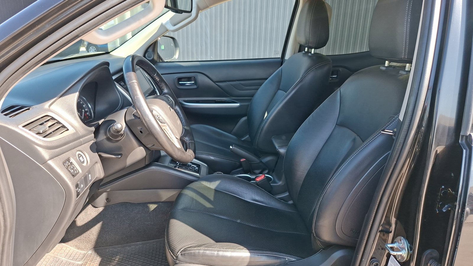 Mitsubishi L200 2022 - Imagen 13 de 15