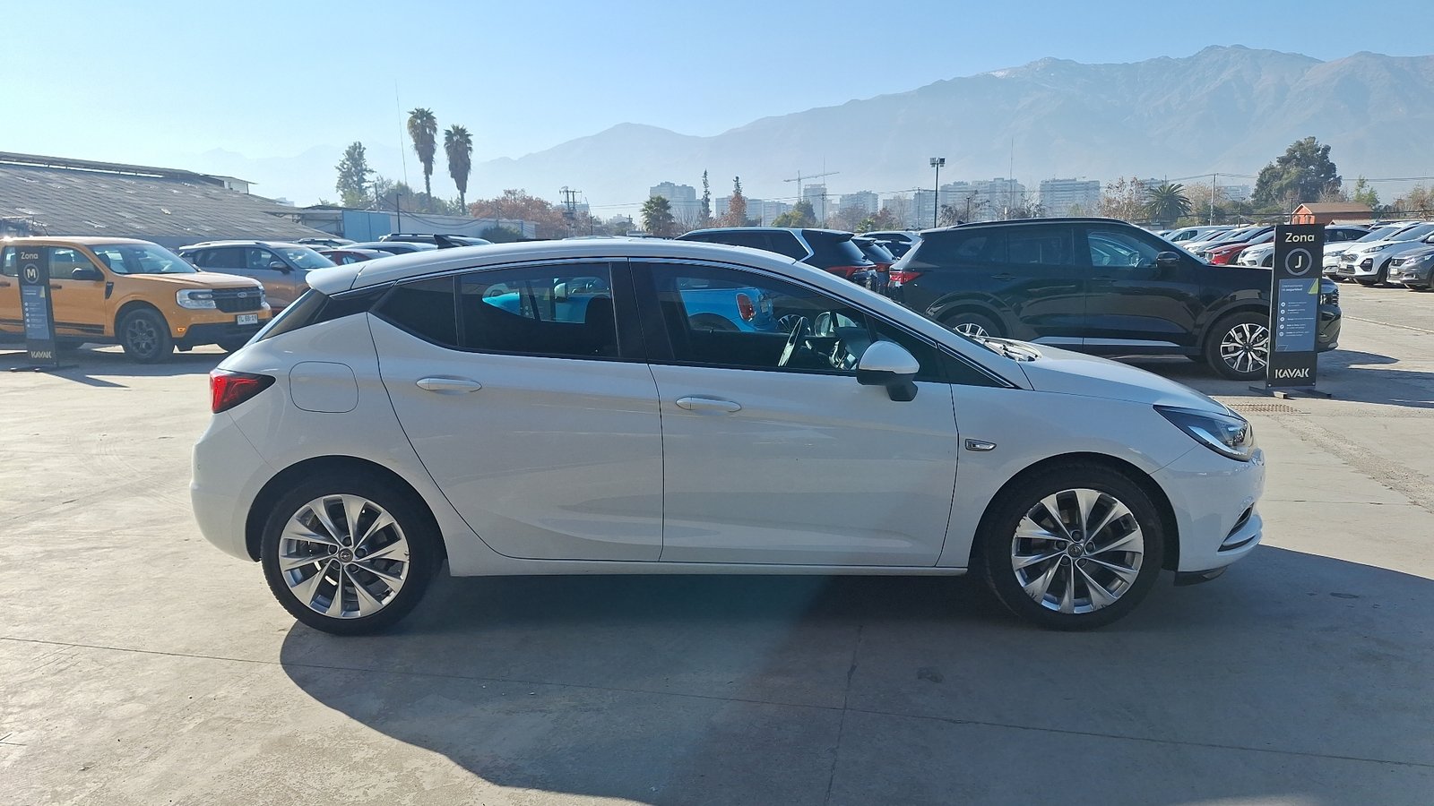 Opel Astra 2018 - Foto 5 de 16