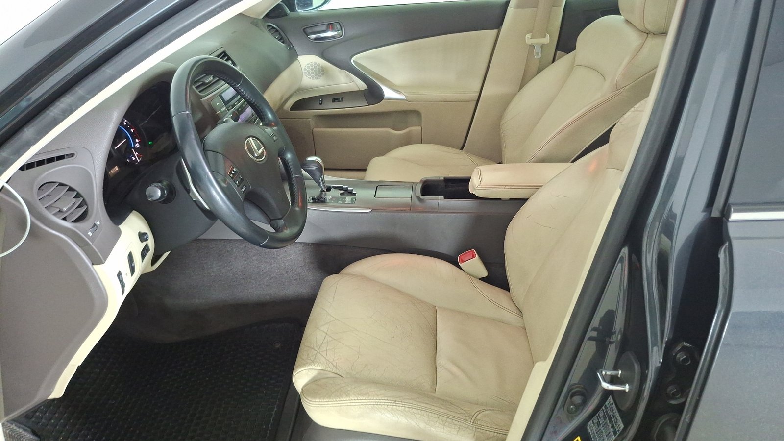 Lexus IS 2010 - Imagen 12 de 15