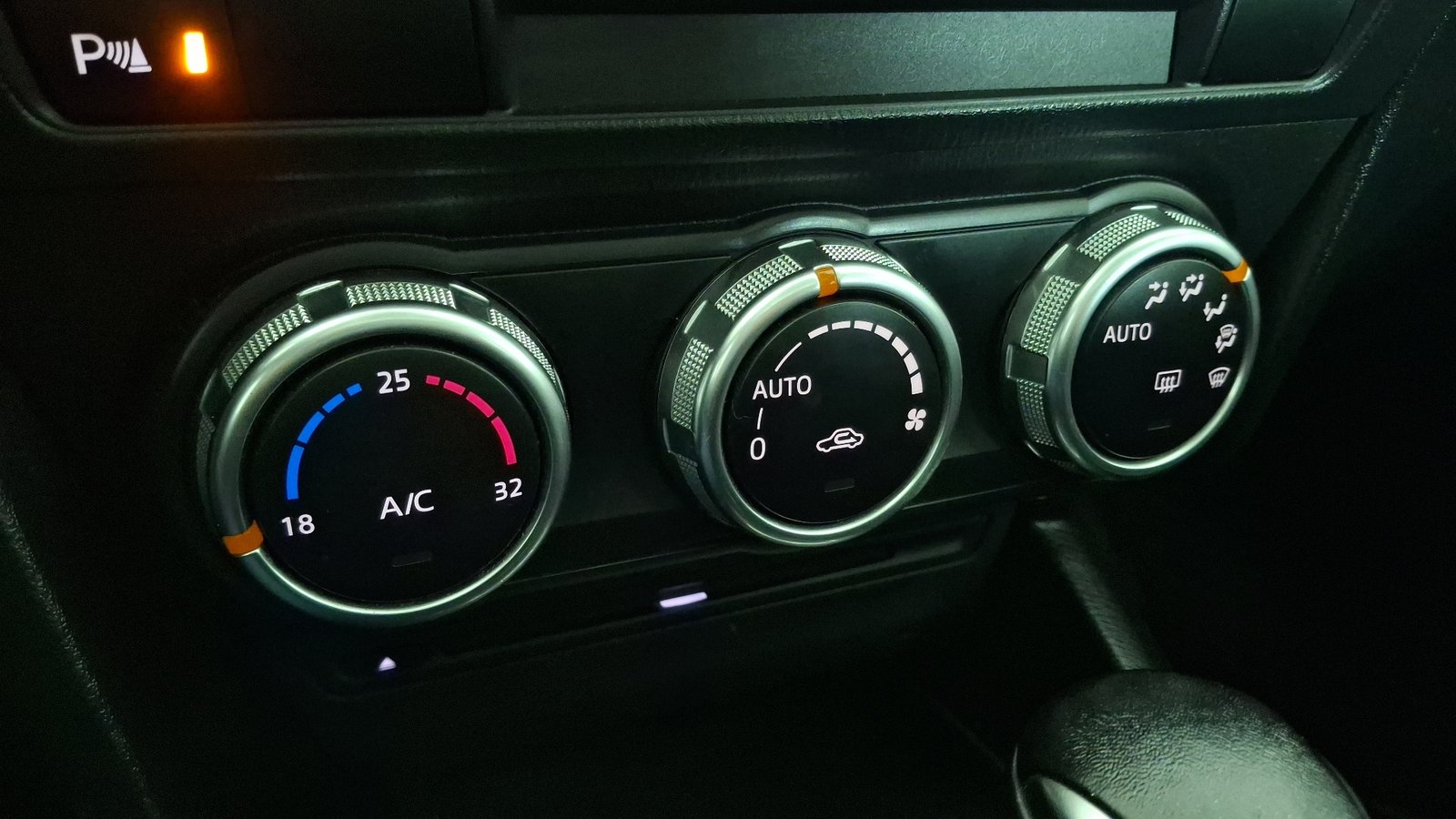 Mazda Mazda 3 2015 - Imagen 16 de 17