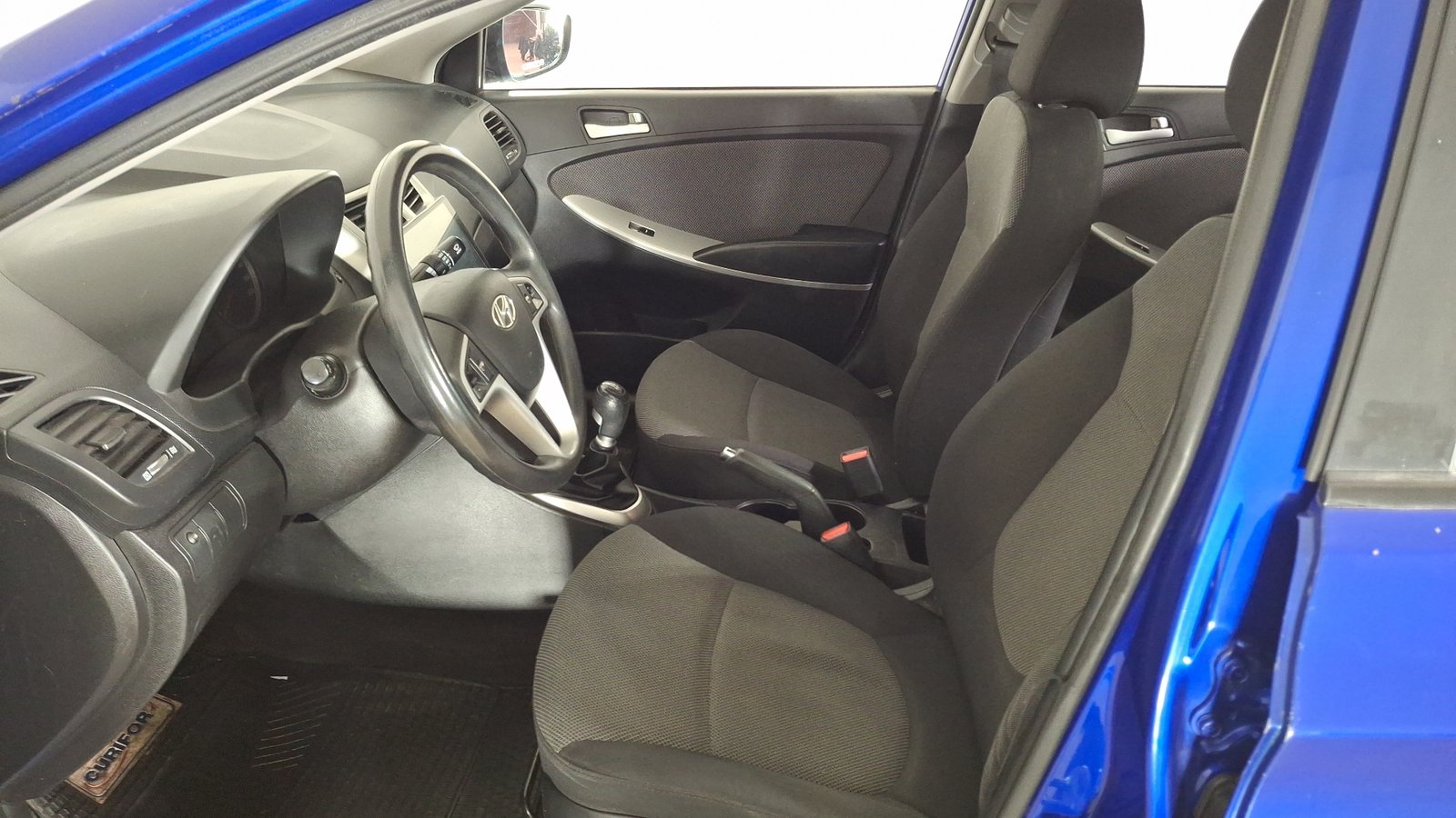Hyundai Accent 2015 - Imagen 12 de 15