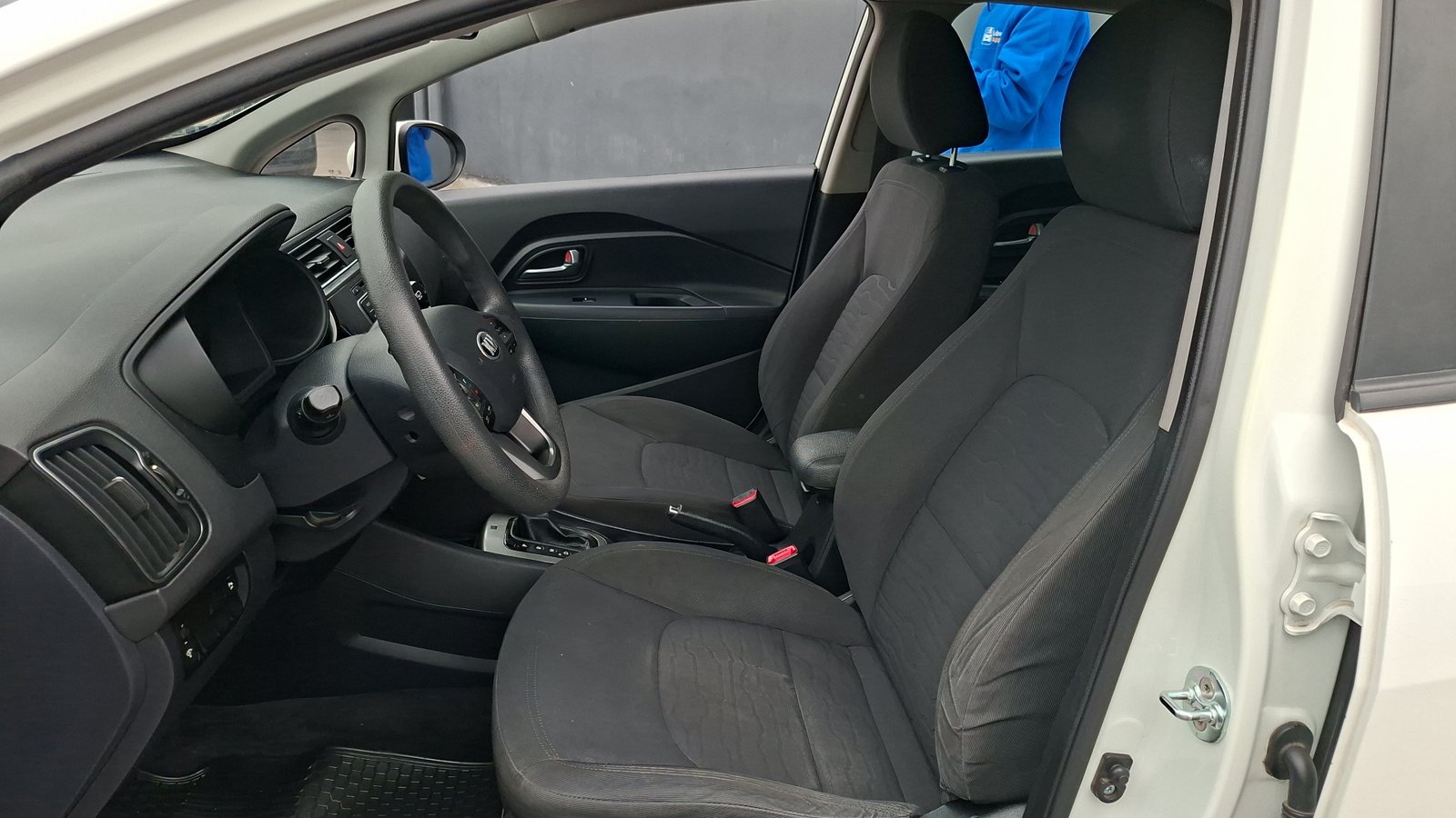 Kia RIO 5 2017 - Imagen 12 de 14