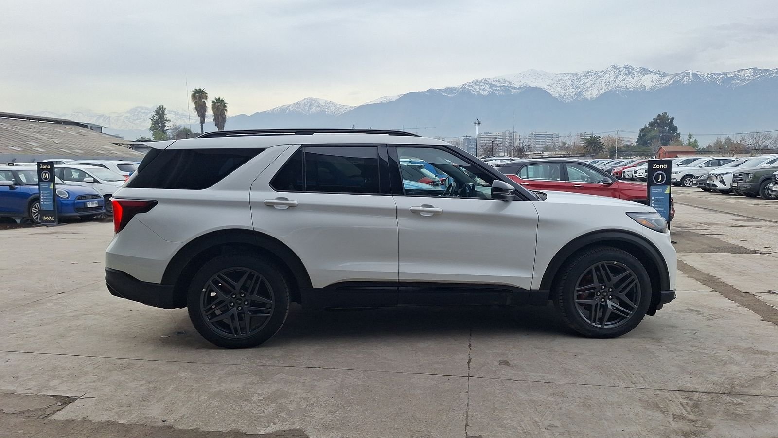 Ford Explorer 2025 - Imagen 5 de 17