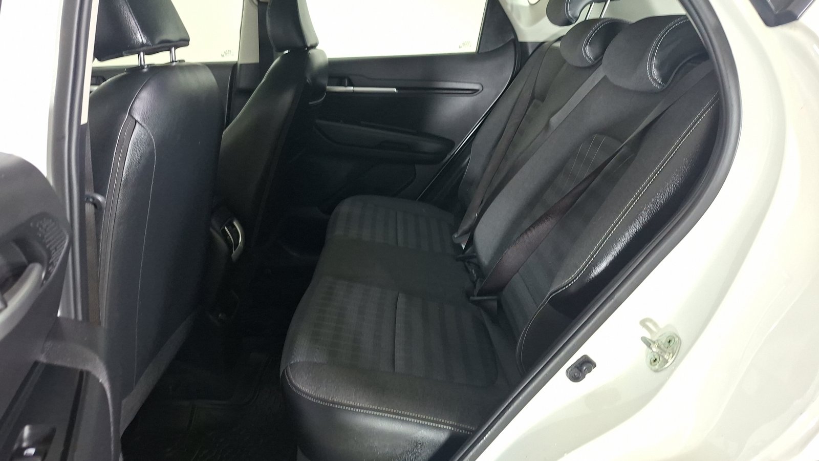 Kia Sonet 2023 - Imagen 6 de 8