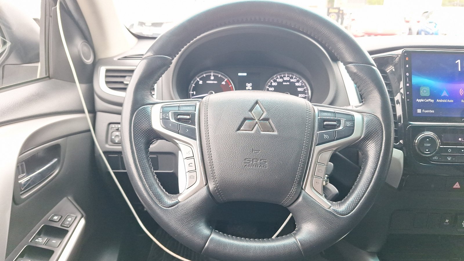 Mitsubishi Montero Sport 2018 - Imagen 8 de 16