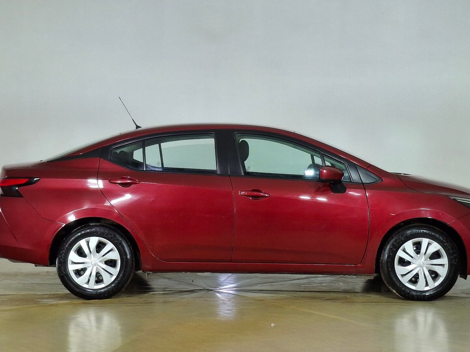 Nissan Versa 2021 - Foto 4 de 15