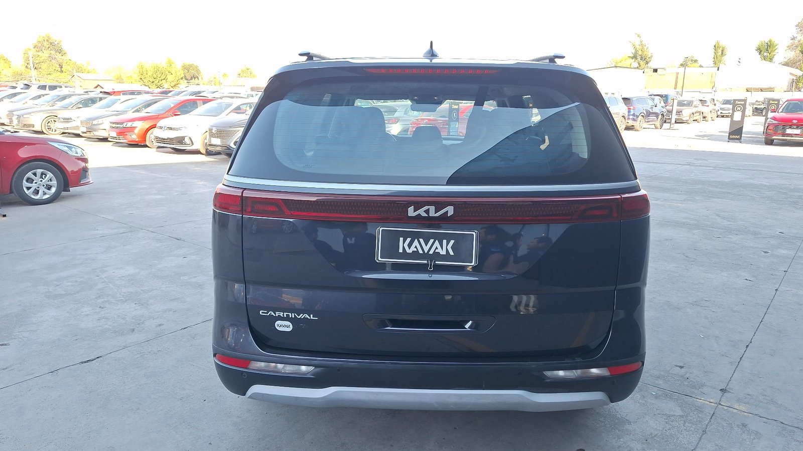Kia Carnival 2023 - Imagen 3 de 16