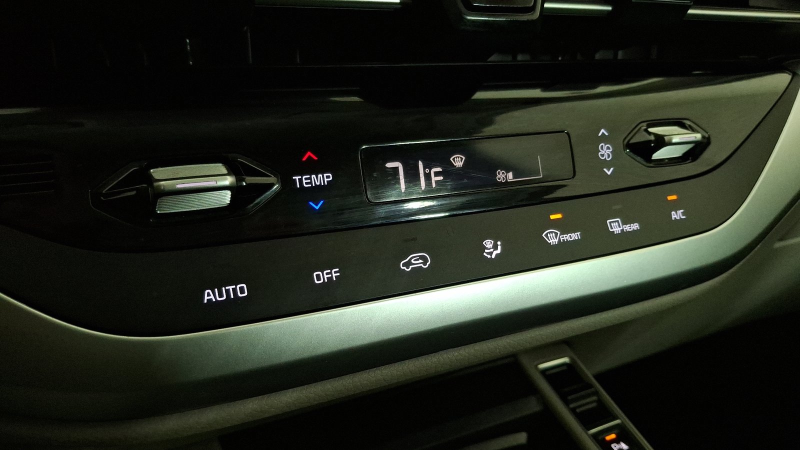Kia Carens 2023 - Imagen 15 de 17