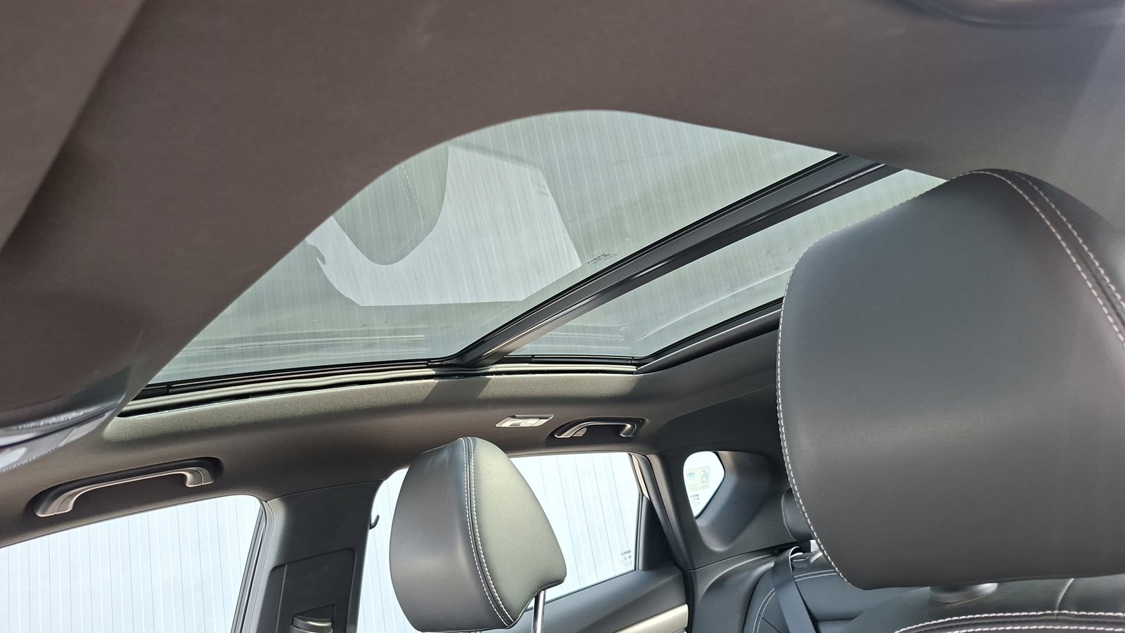 Geely Coolray 2023 - Imagen 13 de 16