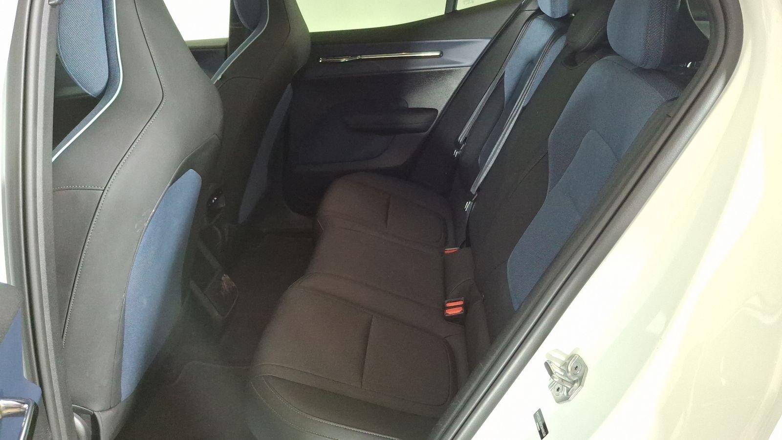 Volvo EX30 2024 - Imagen 15 de 17