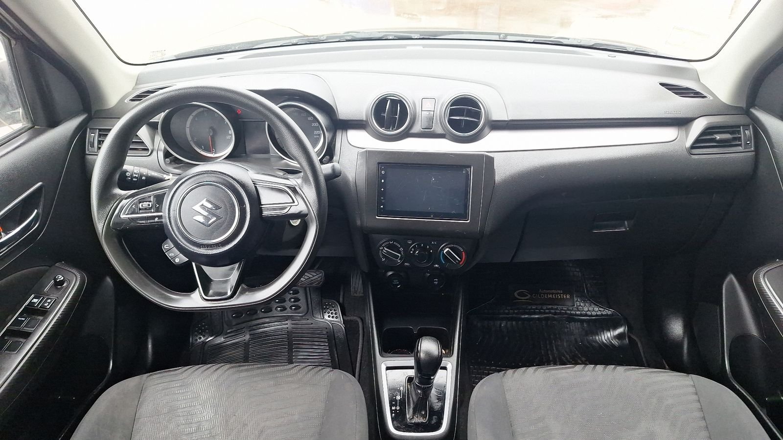 Suzuki Swift 2023 - Imagen 6 de 14