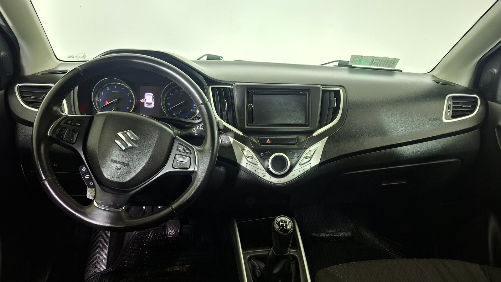 Suzuki Baleno 2017 - Imagen 8 de 17