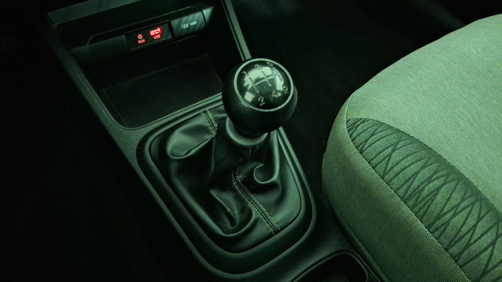 Kia Soluto 2023 - Imagen 11 de 16