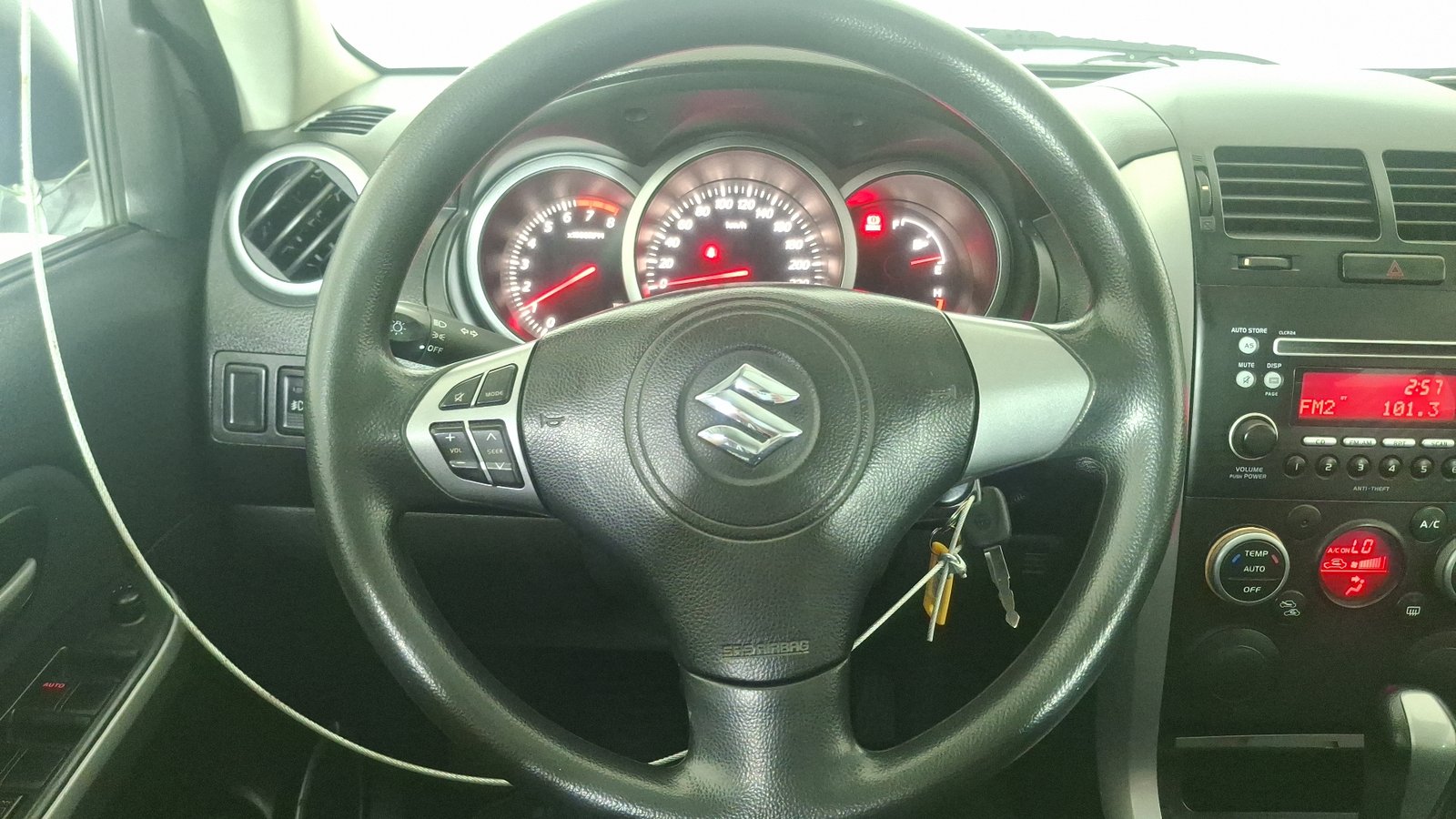 Suzuki GrandNomade 2016 - Imagen 9 de 16