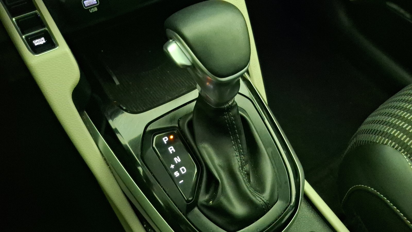 Kia Carens 2023 - Imagen 11 de 17