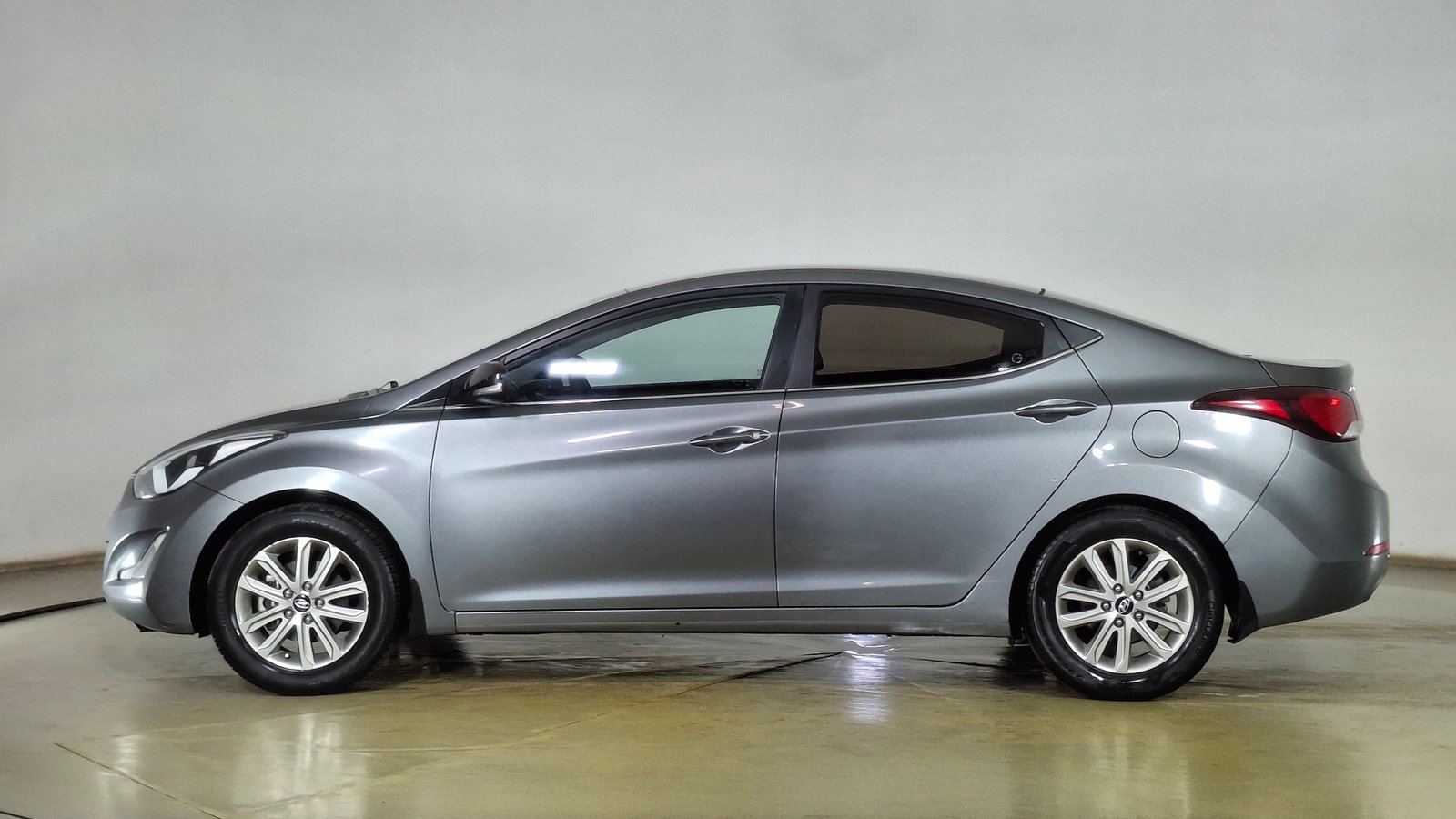 Hyundai Elantra 2016 - Imagen 7 de 16