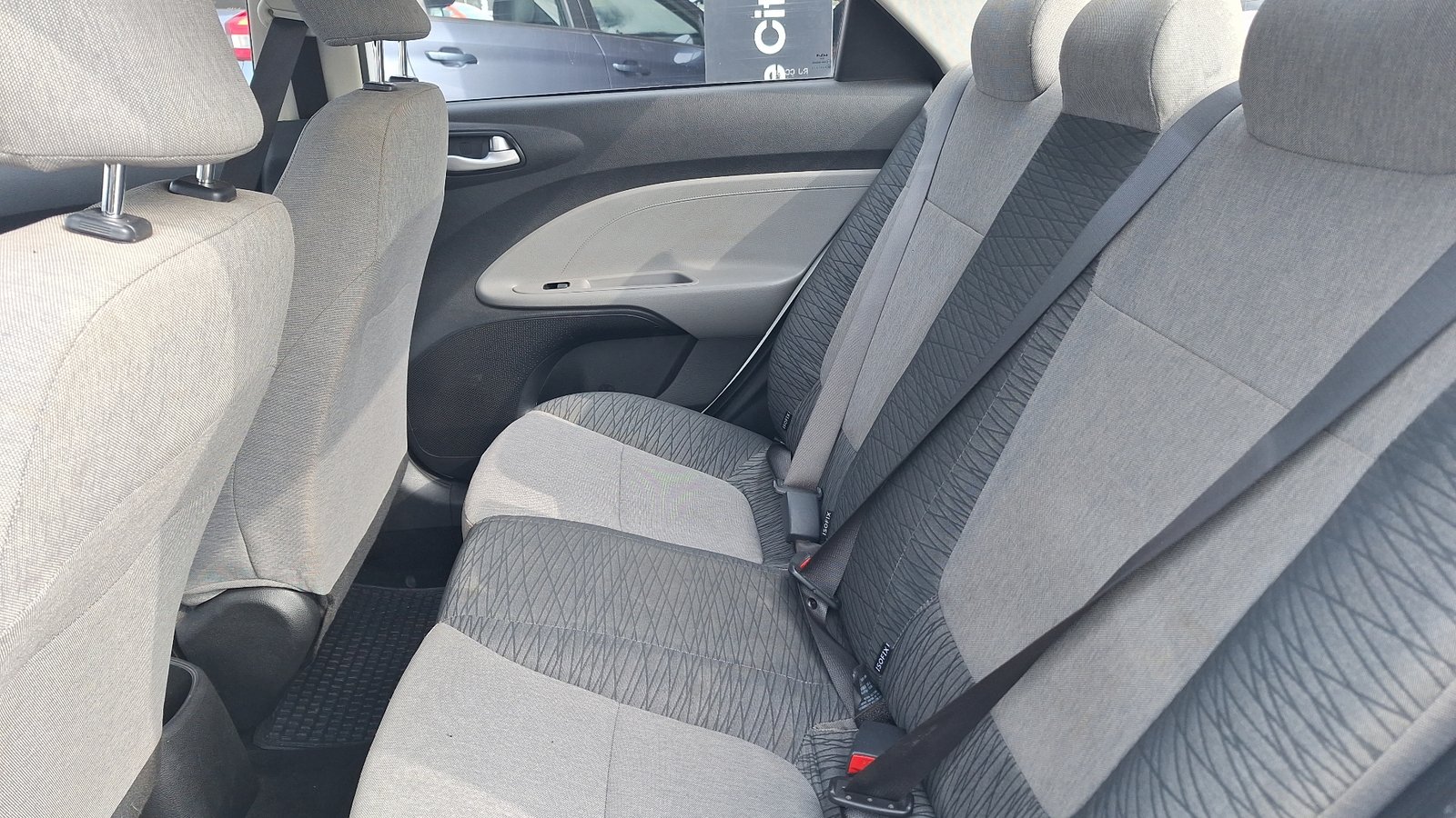 Kia Soluto 2022 - Imagen 13 de 15