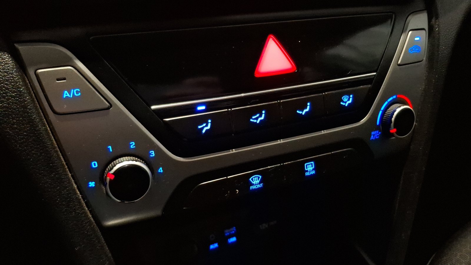 Hyundai Elantra 2016 - Imagen 14 de 15