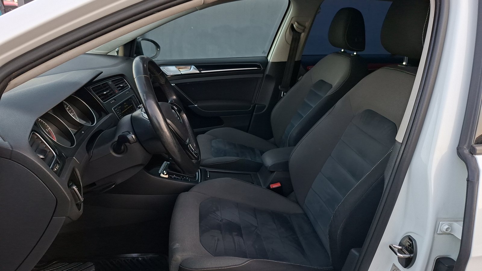 Volkswagen Golf 2018 - Imagen 12 de 14