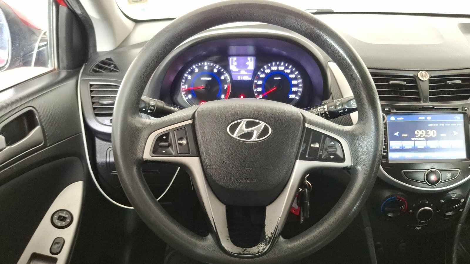 Hyundai Accent 2016 - Imagen 8 de 16
