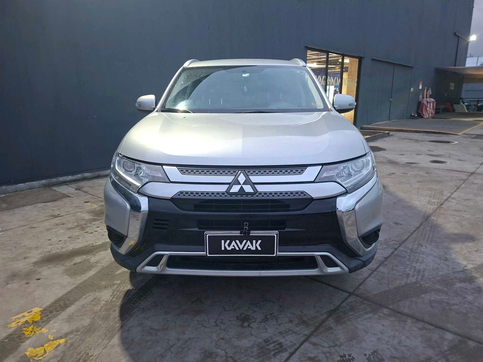 Mitsubishi Outlander 2023 - Foto 2 de 4