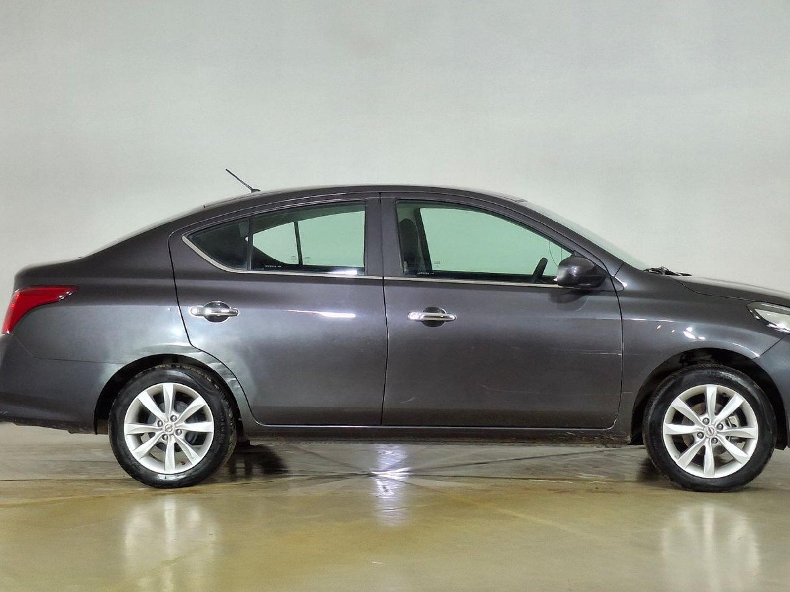 Nissan Versa 2018 - Foto 4 de 16