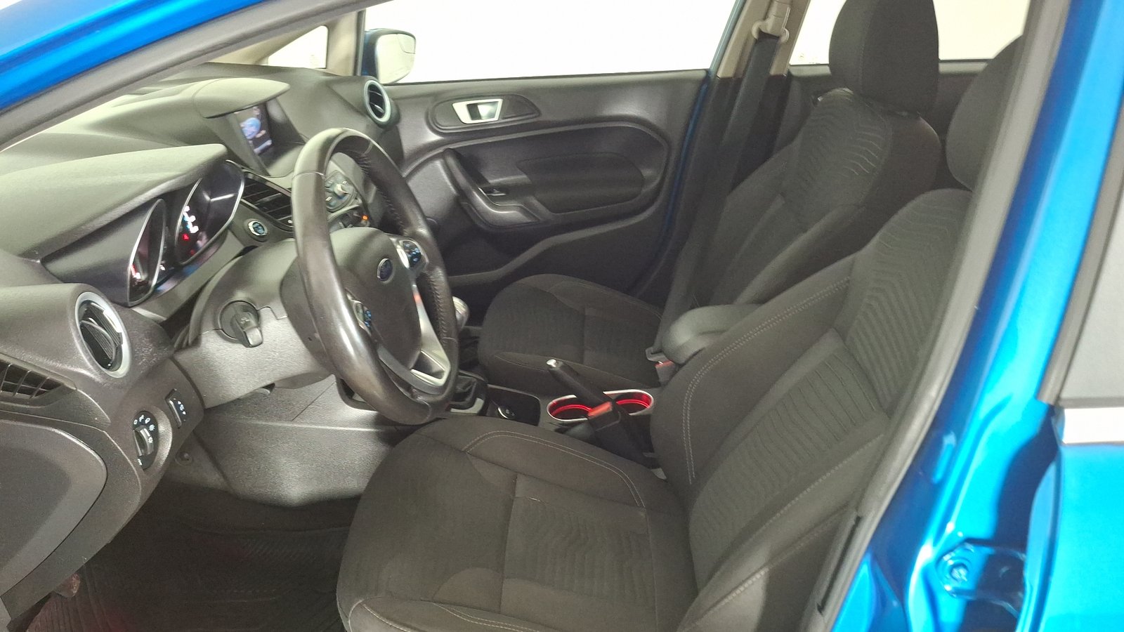 Ford Fiesta 2015 - Imagen 13 de 16