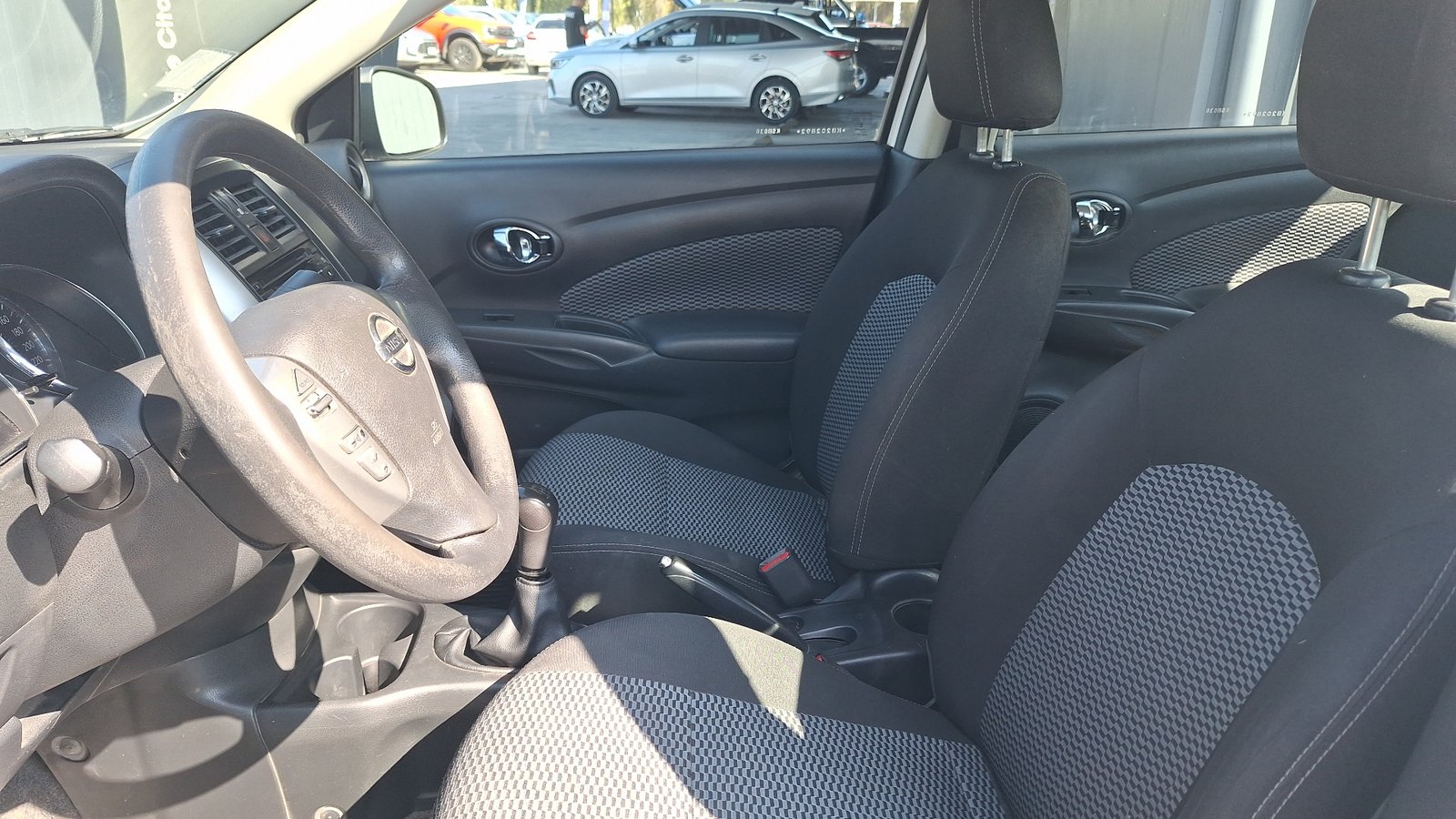 Nissan Versa 2018 - Imagen 13 de 14