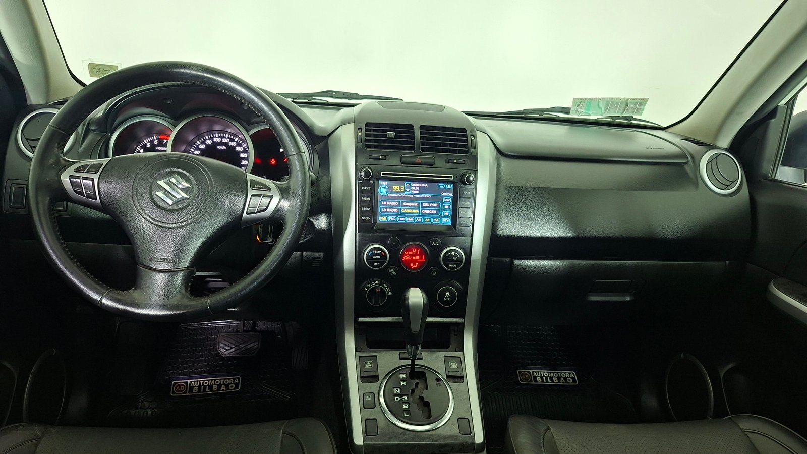 Suzuki GrandNomade 2014 - Imagen 8 de 17