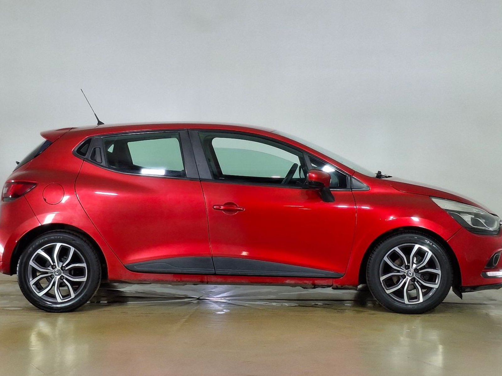 Renault Clio 2017 - Foto 4 de 15