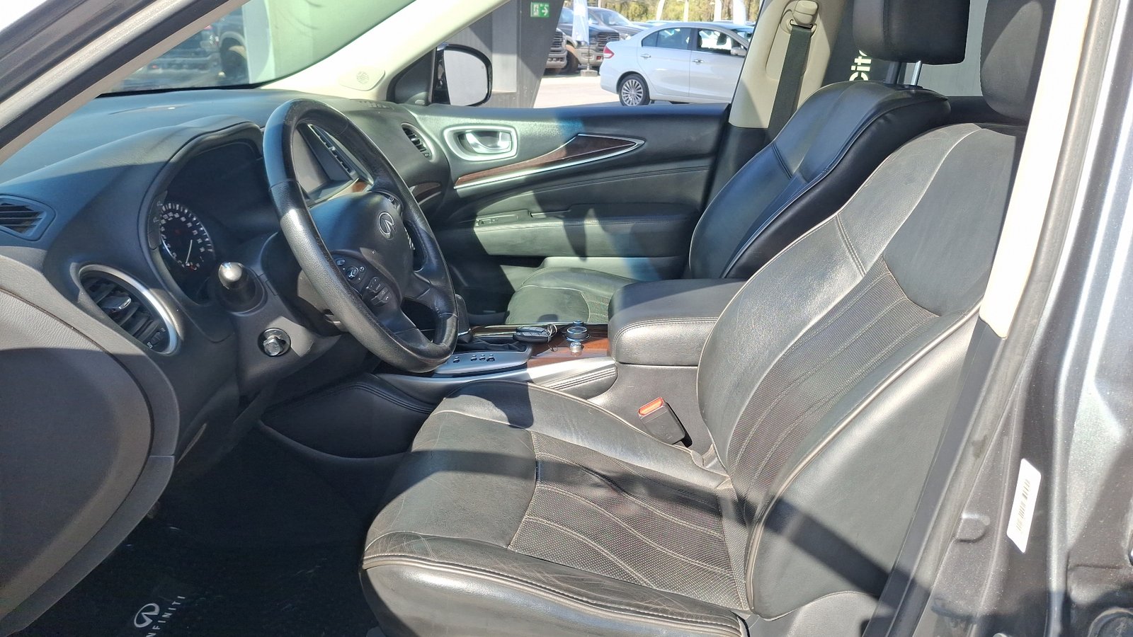 Infiniti QX60 2017 - Imagen 15 de 18