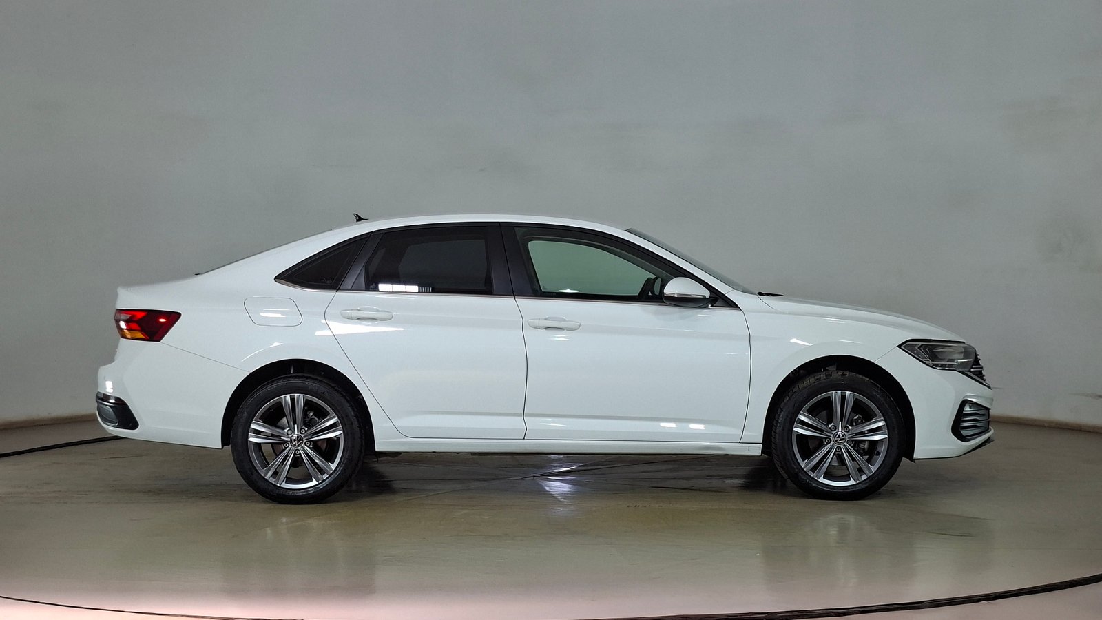 Volkswagen Jetta 2023 - Imagen 4 de 17