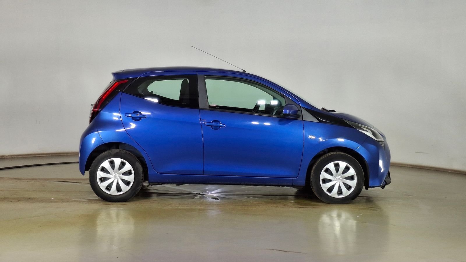 Toyota AYGO 2020 - Imagen 4 de 16